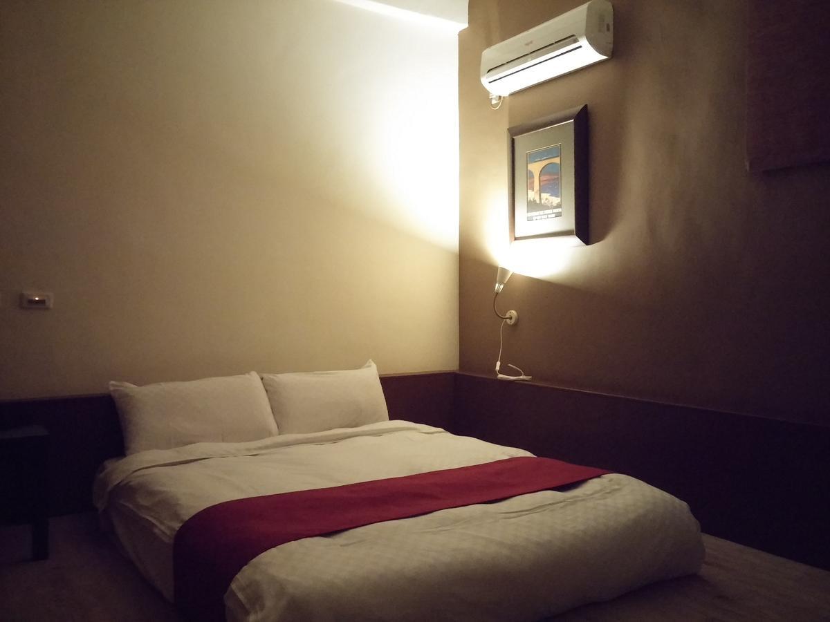 Outdoor Sports Guest House Hualien City Exterior photo